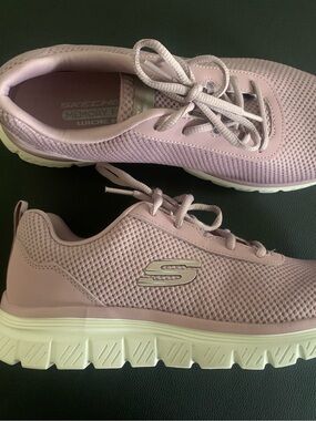 Skechers Women's Lavender Lightweight Memory Foam Sneakers